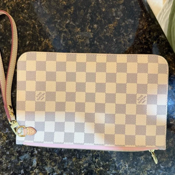 Louis Vuitton White and Gray Checkered Wristlet - Picture 2 of 8
